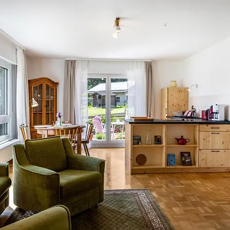 Grashüpfer Bis 4 Pers *